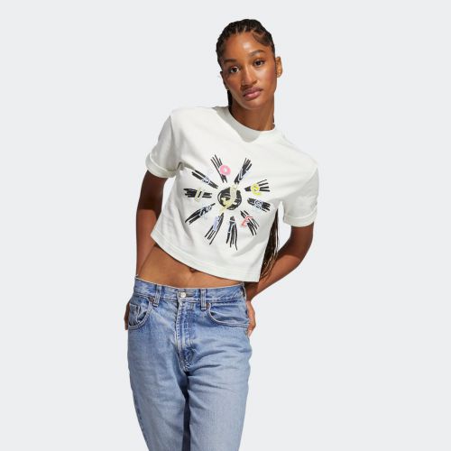 Love unites crop tee