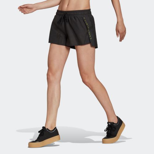 Karlie kloss run shorts